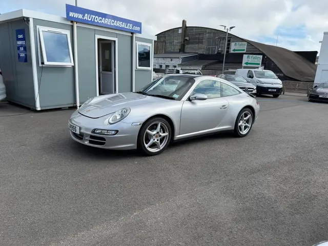 Porsche 911 Carrera 4 Targa 3.6 Manual Coupe