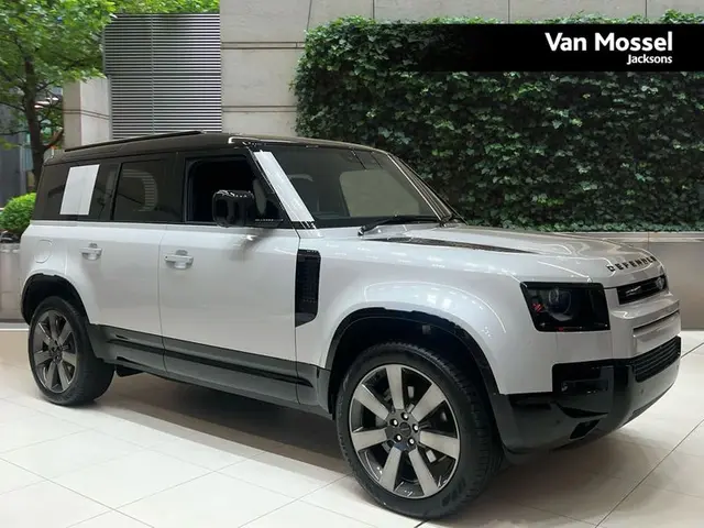 2026 Land Rover Defender Estate