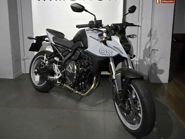 Suzuki GSX8-S