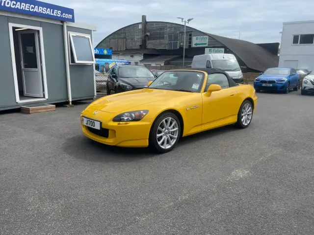 Honda S2000 2.0 i-VTEC Roadster 2DR Only 15800 Miles x12 Main Dealer Service Stamps Showroom Condition Our Price £24950