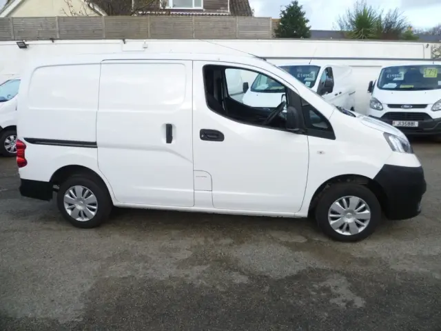 2015 NISSAN NV200