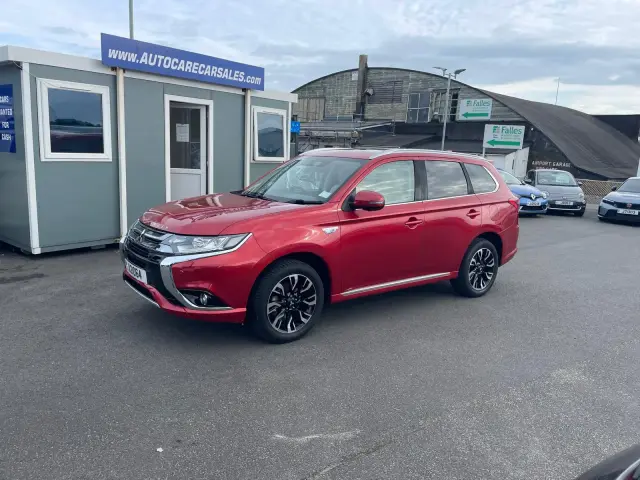 MITSUBISHI OUTLANDER 2.0 4WD SUV AUTO PETROL/ELECTRIC PLUG-IN HYBRID**ONLY 26800 MILES**OUR PRICE £15995