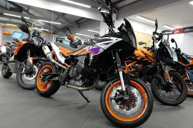 KTM 890 Smt