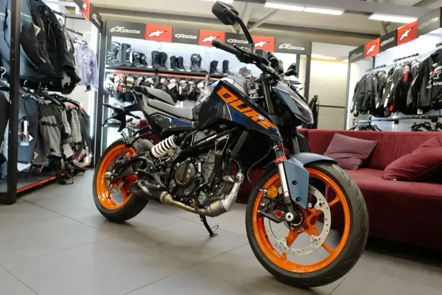 2025 KTM Duke 125
