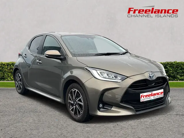 Toyota Yaris 1.5 Design Hybrid