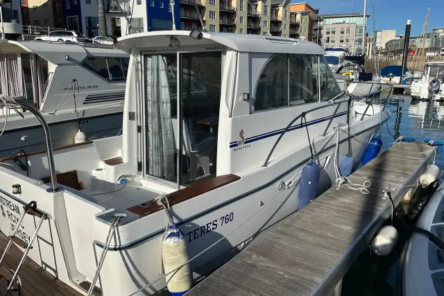 2001 Beneteau Antares 760