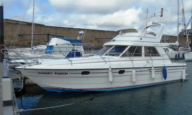 1991 Princess 330 Flybridge Cruiser