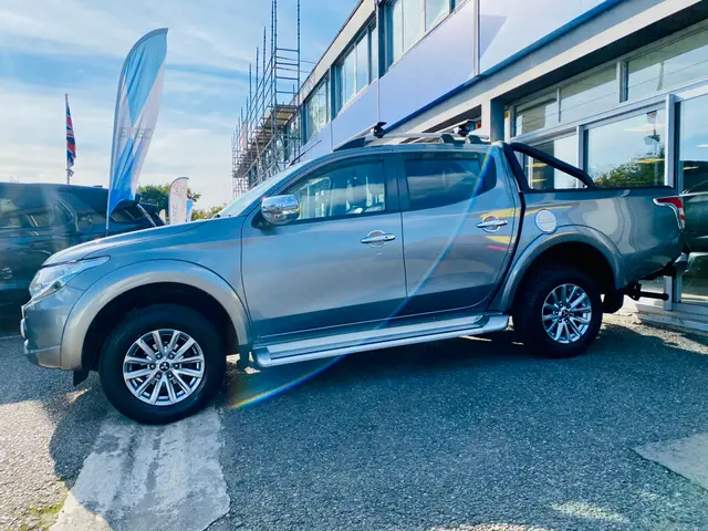 Mitsubishi L200 Barbarian 2.4 Di D