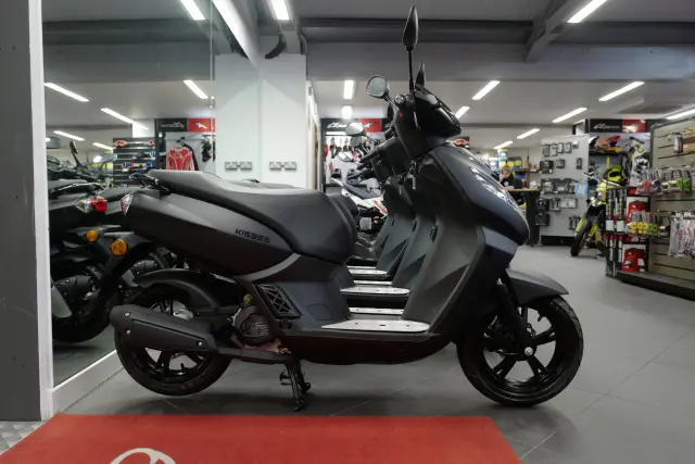 2026 Peugeot Scooters, Kisbee Black Edition