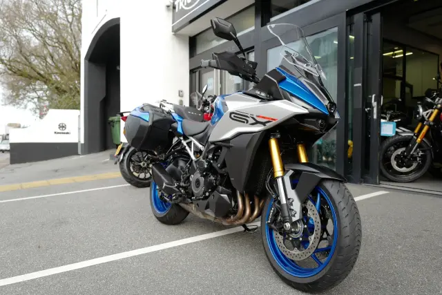 2025 Suzuki GSX-S1000GX+