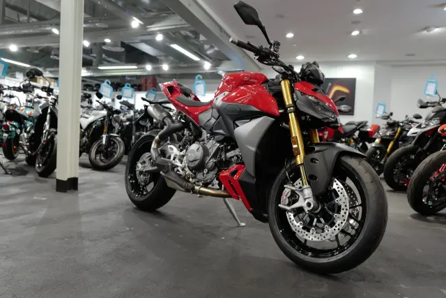 2025 Ducati Streetfighter V2 S