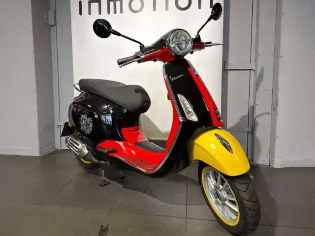 Vespa Primavera 125 Disney