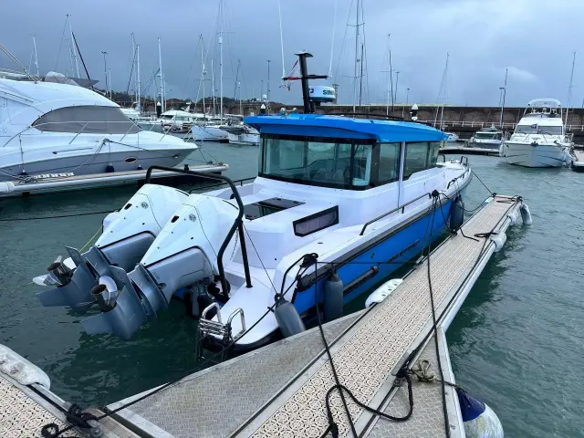 2023 Axopar 37 Xc Cross Cabin