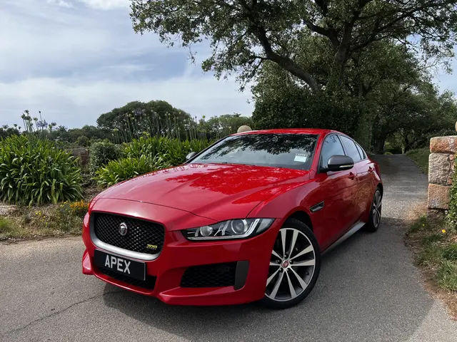 Jaguar XE Sport 300 Edition
