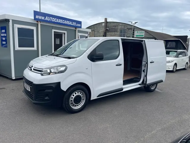 Citroen Dispatch 1000 1.5 BlueHDI 100 M Enterprise Edition Fully Ply-Lined Only 6600 Miles Our Price £17995 + Gst