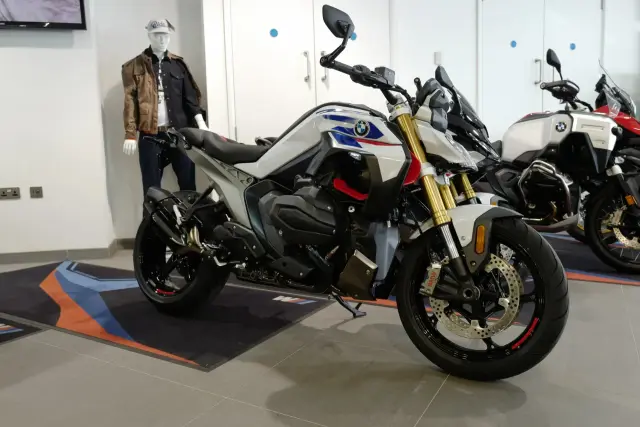 2026 BMW R 1300 R SE