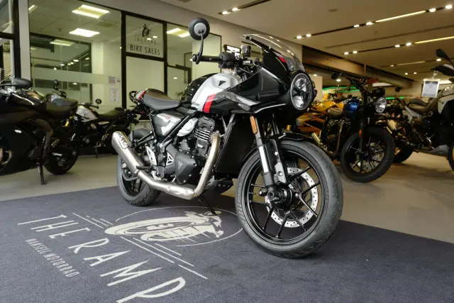 2026 Triumph Thruxton 400