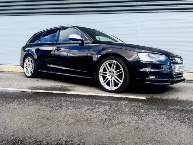 Audi S4 Avant Quattro