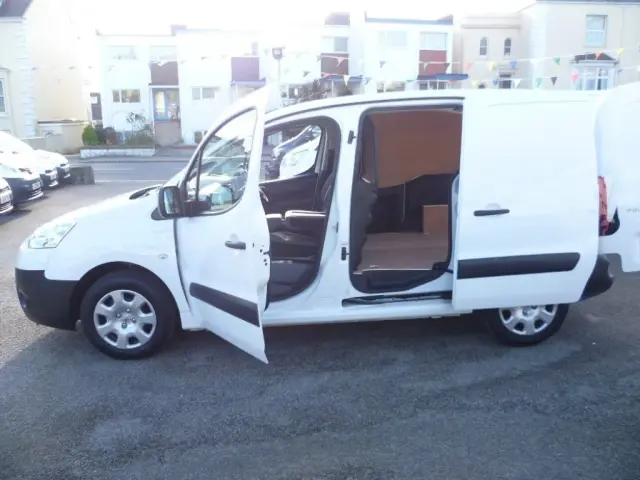 2015 PEUGEOT PARTNER