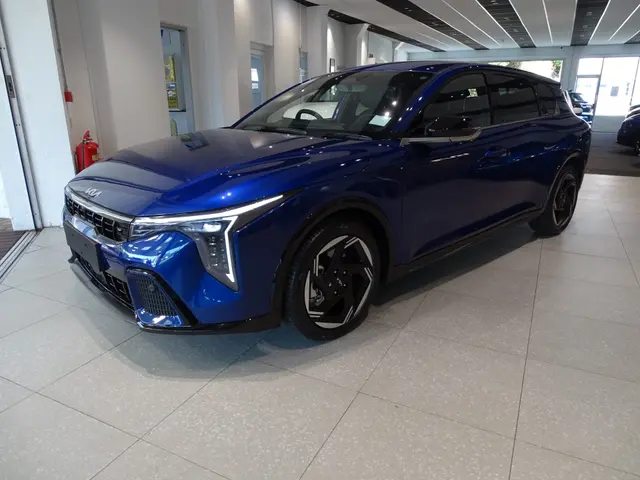 Demo 2026 Kia K4 Hatchback GT-line Auto