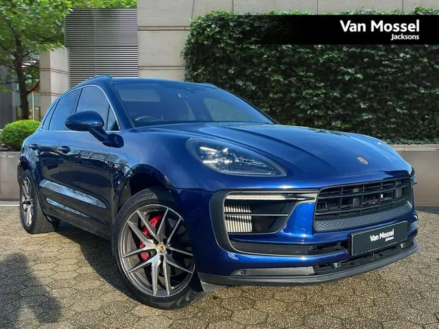 2022 Porsche Macan Estate