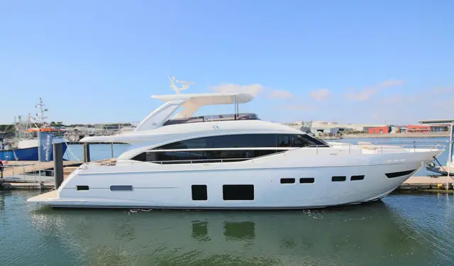 2018 Princess 75