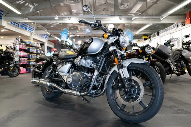 2025 Royal Enfield, Super Meteor 650