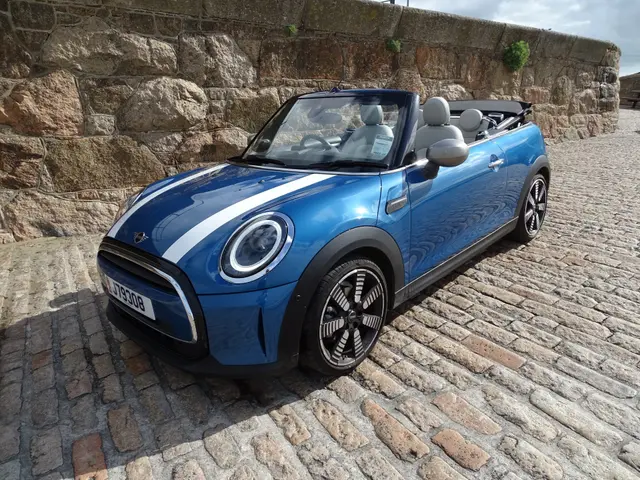 Mini Convertible Cooper Exclusive Auto