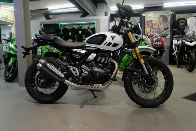 2026 Triumph Scrambler 400 XC