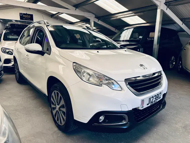 Auto-Diesel Peugeot 2008 Active 1.6 Ehdi