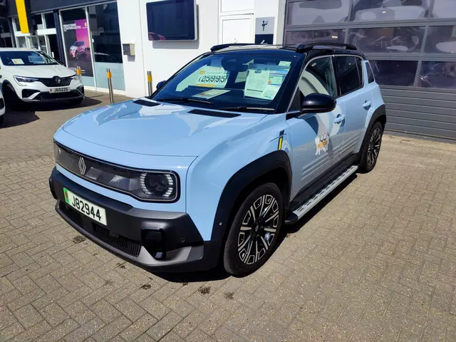 Renault 4 E-Tech Iconic 150hp Comfort Range 100% Electric Automatic Demonstrator