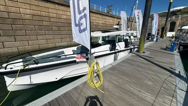 2025 Axopar 29 XC Cross Cabin