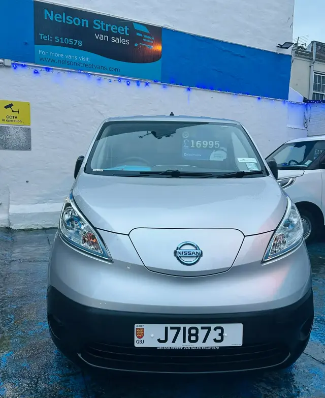 2020 Nissan E- NV200