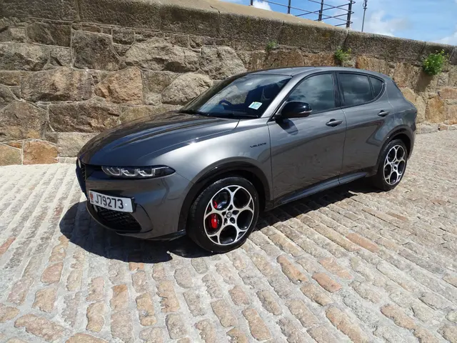 Alfa Romeo Tonale Veloce Auto