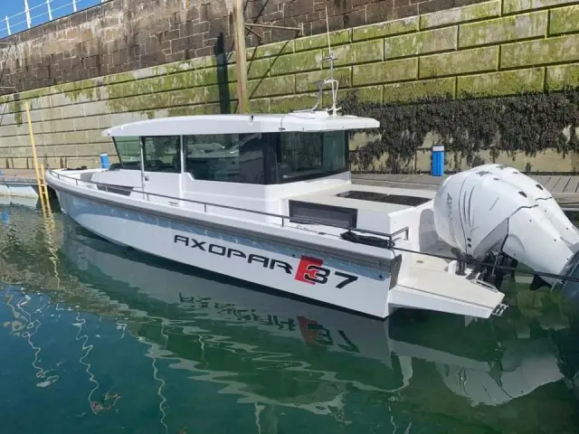2017 Axopar 37 Cabin