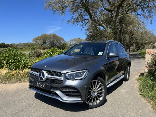 Mercedes-Benz GLC300e AMG Line