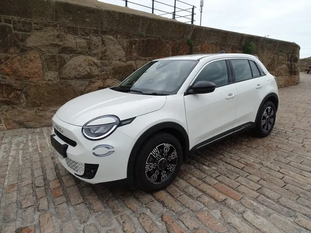 Fiat 600 Crossover MHEV 1.2 Auto