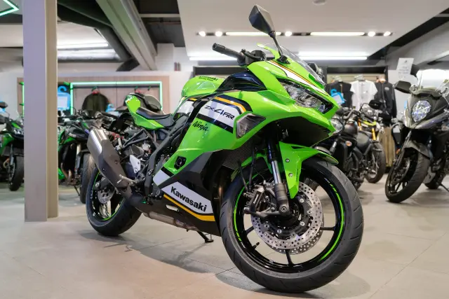 2025 Kawasaki ZX-4RR
